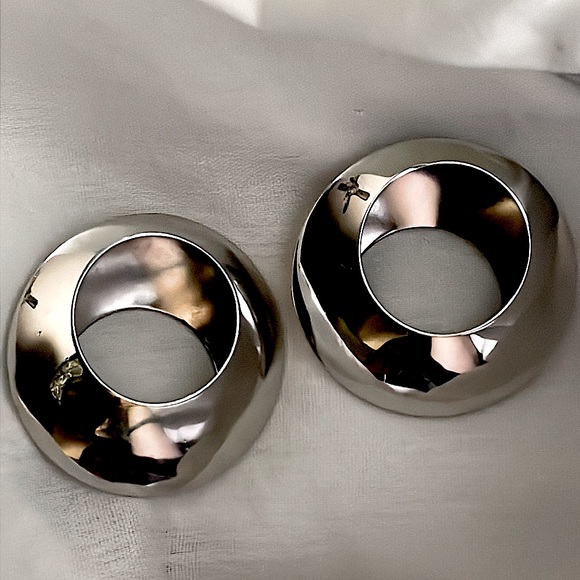 Vintage Silver Tone Chrome Stainless Steel Abstract UFO Post Earrings - Picture 2 of 6